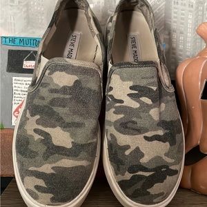 Steve Madden camo platform shoes